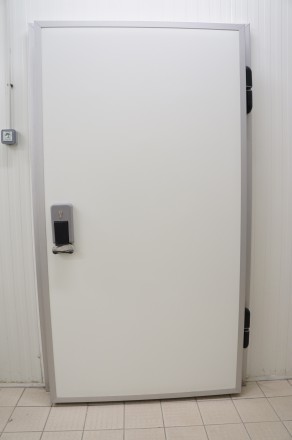 Пропонуємо холодильні і морозильні двері, а саме розпашні, відкатні, двохстворча. . фото 3