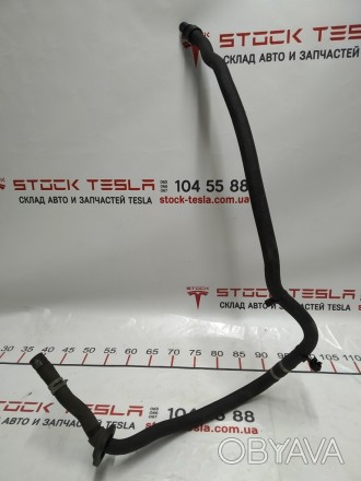 Шланг системы охлаждения мотора заднего Tesla model X 1046225-00-H
Доставка по . . фото 1
