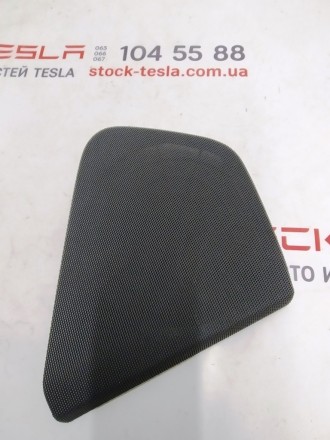 Декоративная накладка динамика передней правой двери Tesla model X 1037105-00-C
. . фото 3