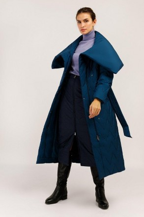 Длинное пальто женское с поясом Finn Flare прямого кроя с красивым стеганым узор. . фото 3