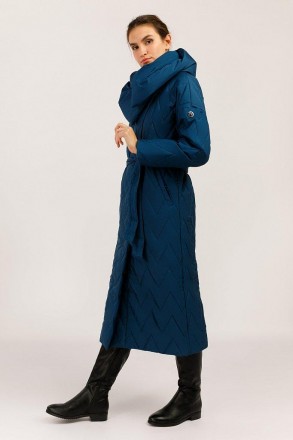 Длинное пальто женское с поясом Finn Flare прямого кроя с красивым стеганым узор. . фото 5