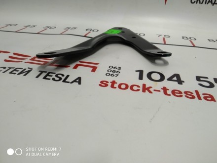 Кронштейн крепления подрамника правый Tesla model S 6008490-00-A
Доставка по Ук. . фото 4