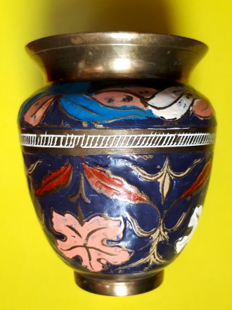 Индийская латунная ваза ручной работы.

1980-е годы. ВИНТАЖ!

Высота изделия. . фото 5