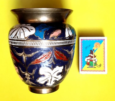 Индийская латунная ваза ручной работы.

1980-е годы. ВИНТАЖ!

Высота изделия. . фото 7