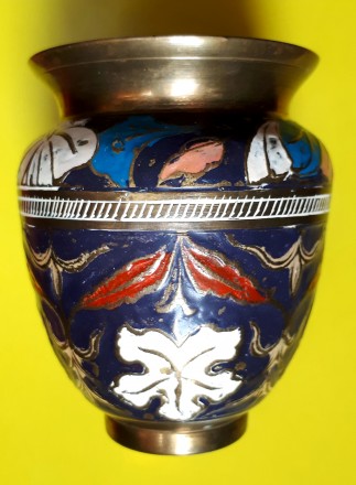 Индийская латунная ваза ручной работы.

1980-е годы. ВИНТАЖ!

Высота изделия. . фото 4