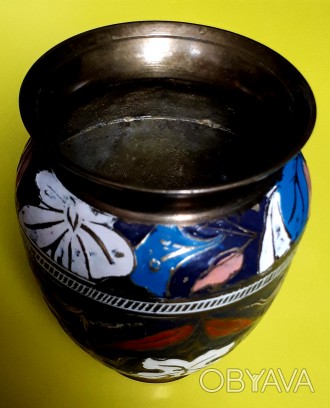 Индийская латунная ваза ручной работы.

1980-е годы. ВИНТАЖ!

Высота изделия. . фото 1