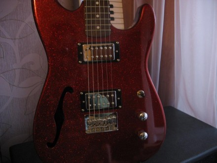 гитара Xaviere XV650 б/у в отличном состоянии + чехол Rockbag новый.
привезена . . фото 4