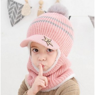 Очень симпатичная и теплая шапка-шлем для девочки 2-5 лет с козырьком и бубоном . . фото 2