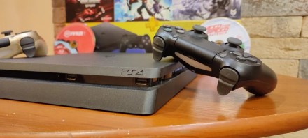 Sony Playstation 4 Slim 1 TB (CUH 2208B) в комплекте с двюма геймпадам ( Jet Bla. . фото 4