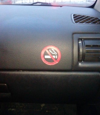 Предупреждающая наклейка о запрете курить в авто

Наклейка в салон автомобиля . . фото 3
