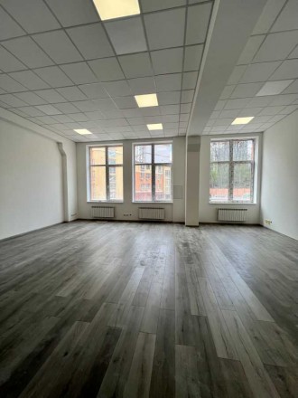 В новом БЦ по ул.Глубочицкая,17 продаётся офис 75.2 м.кв. Офис расположен на 6-о. . фото 5