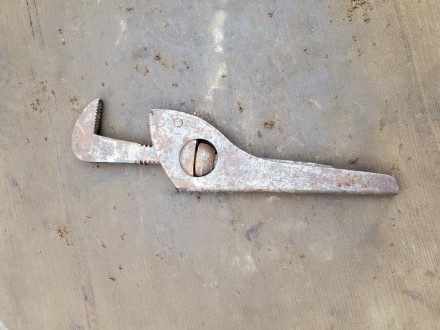 Продам Ключ накидний ретро старовинний ключ розвідний трубний ключ СРСР — добре . . фото 2
