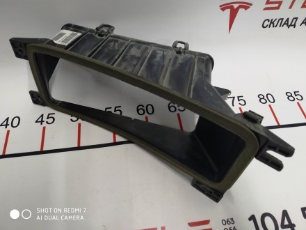Корпус фильтра кондиционера (передняя насадка) Tesla model S 1013536-00-A
Доста. . фото 2