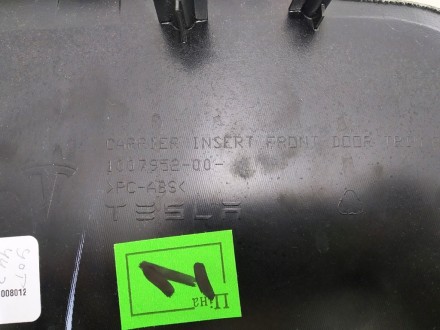 Карман карты двери передней правой (GRAIN TAN PVC) для авто Тесла. Один из компо. . фото 6