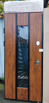 Вхідні двері з заводу. Ужгород. фото 1 Вхідні двері з заводу. Ужгород. фото 1