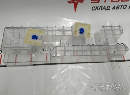 Кронштейн пола 2-го ряда сидений Tesla model X 1091313-00-C
Доставка по Украине. . фото 1