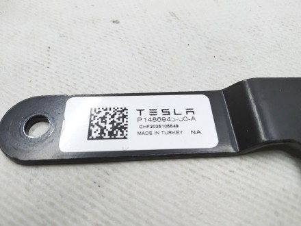 Кронштейн крепления клаксонов V-образный Tesla model 3 1486943-00-A
Доставка по. . фото 4