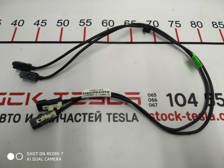 Кабель USB монитора (комплект 2 шнура) Tesla model S, model S REST 1004815-08-B
. . фото 2