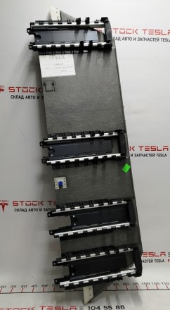 Панель пола 2-го ряда сидений задняя с направляющими в сборе (7 мест) Tesla mode. . фото 3