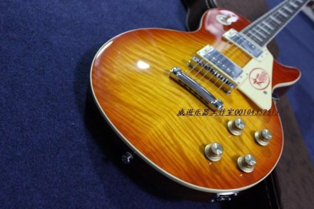 Электрогитара Gibson 1959 Les Paul Standard Reisue. С логотипом Gibson. 
Лояльны. . фото 3