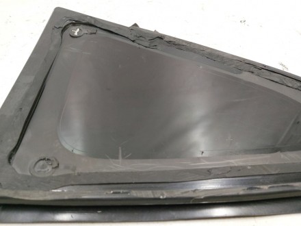 Стекло крыла заднего левого (форточка) с повреждением Tesla model 3 1098757-00-G. . фото 6