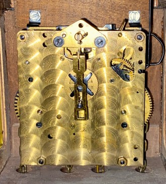 Декоративные настенные часы с маятником и гирями, Голландия. Подражание средневе. . фото 3