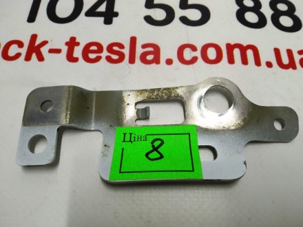 Кронштейн крепления пластика подкапотного левого Tesla model X 1061700-S0-B
Дос. . фото 2