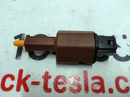 Выключатель стоп-сигнала (лягушка) для автомобиля Тесла. Функциональный и практи. . фото 3