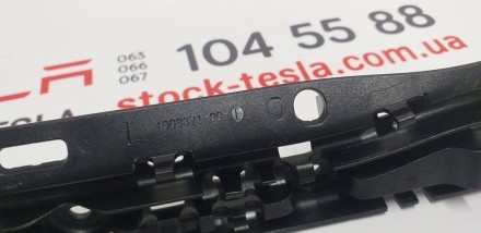 Кронштейн крепления дренажной трубки левая сторона Tesla model S, model S REST 1. . фото 4