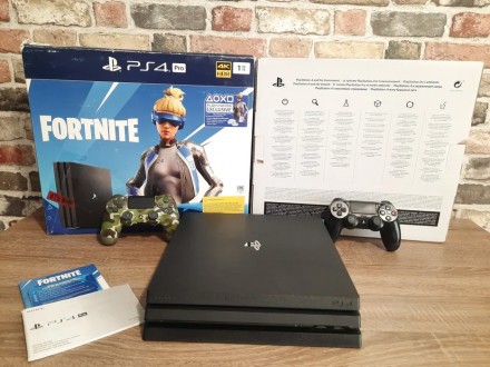 Sony Playstation 4pro 3-й ревизии с двумя геймпадами. Київ. фото 1 Sony Playstation 4pro 3-й ревизии с двумя геймпадами. Київ. фото 1