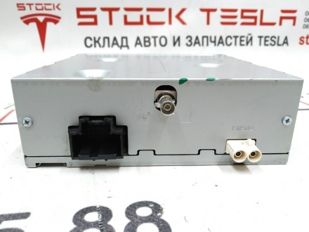 Радио  FM/HD/XM Tesla model X S REST 1052323-00-B
Доставка по Украине Новой поч. . фото 3