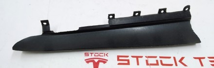 Накладка пластиковая подушки безопасности водительского сиденья Tesla model X, m. . фото 4