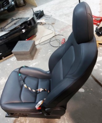 Пассажирское сиденье в сборе (с подогревом) PRM PUR BLK на автомобиль Tesla Mode. . фото 5