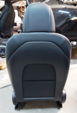 Пассажирское сиденье в сборе (с подогревом) PRM PUR BLK на автомобиль Tesla Mode. . фото 3