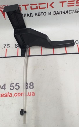 Накладка пластиковая боди контроллера левого Tesla model 3 1461512-00-B
Доставк. . фото 3