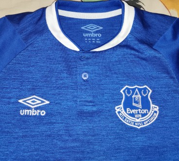 Подростковая футболка UMBRO FC Everton, длина-55см, под мышками-40см, новое сост. . фото 4