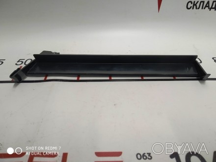2Ограничитель пластика центральной консоли Tesla model S, model S REST 1025597-0