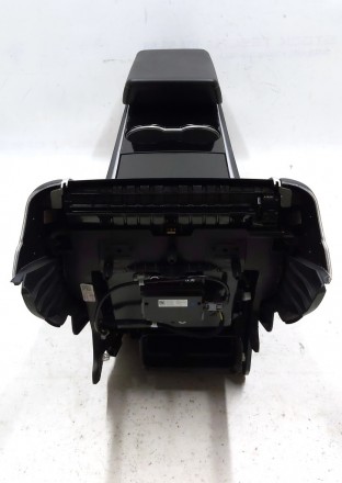 Центральная консоль подлокотник Black подстаканник Plastic Black без коврика для. . фото 4