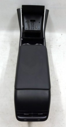 Центральная консоль подлокотник Black подстаканник Plastic Black без коврика для. . фото 7