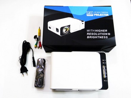 Комплектация:
проектор T5 WiFi
шнур питания,
AV-адаптер,
пульт дистанционног. . фото 2