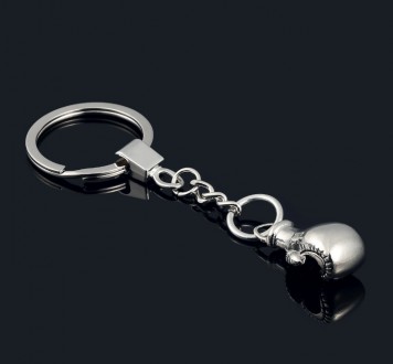 Оригінальний цинковий брелок для ключів у формі боксерської рукавички.
	Матеріал. . фото 2