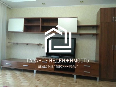 Трехкомнатная квартира в высотном доме из красного кирпича в районе Музкомедии н. Приморский. фото 8