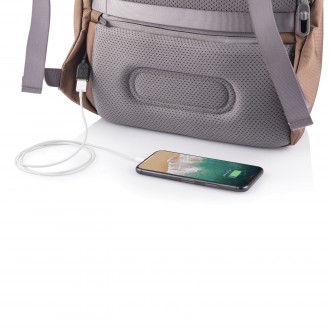 Стильный высококачественный рюкзак-антивор XD Design Bobby Softкоричневого цвета. . фото 10