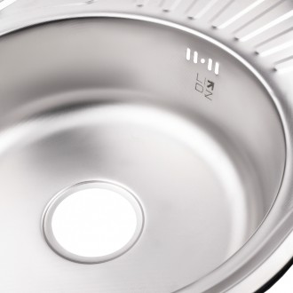 Кухонна мийка Lidz 5745 0,6 мм Micro Decor (LIDZ5745MDEC06) виготовлена з нержав. . фото 7