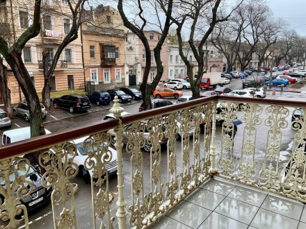 Центральная часть Одессы! Фасадный особняк! Трёхуровневая квартира в шаговой дос. Приморский. фото 10
