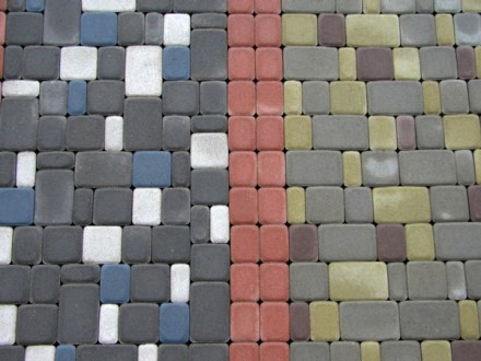 Пропонуємо великий асортимент тротуарної плитки та бордюр різних форм та відтінк. . фото 3