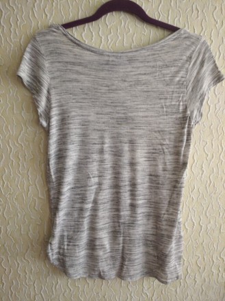 Меланжевая футболка, H&M.
Цвет - серый меланж.
ПОГ 42 см.
Длина футболки . . фото 6