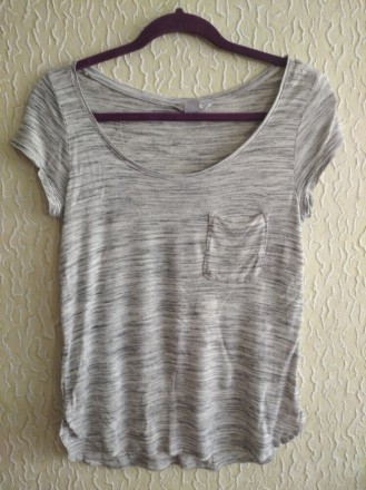 Меланжевая футболка, H&M.
Цвет - серый меланж.
ПОГ 42 см.
Длина футболки . . фото 2