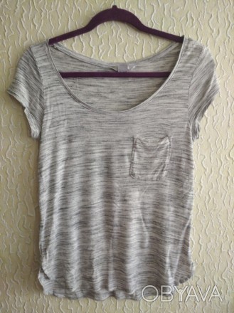 Меланжевая футболка, H&M.
Цвет - серый меланж.
ПОГ 42 см.
Длина футболки . . фото 1