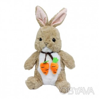Милая мягкая игрушка в виде пушистого зайчика с двумя морковками на ленточке, по. . фото 1
